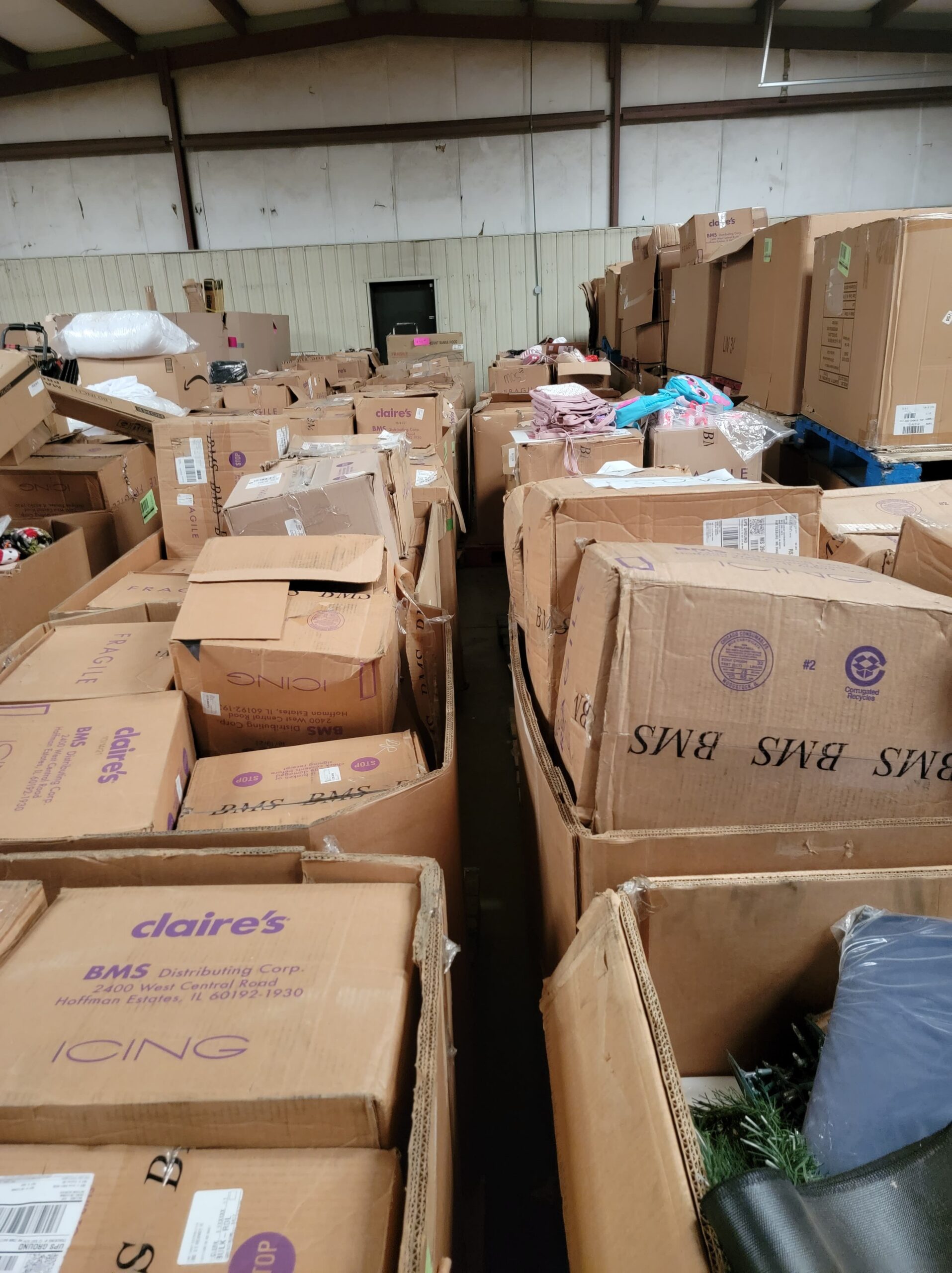 308637571_423867543004648_5858967211380543232_n-scaled-1-1 Claire's Accessories Truckload from A&E Pallet Sales