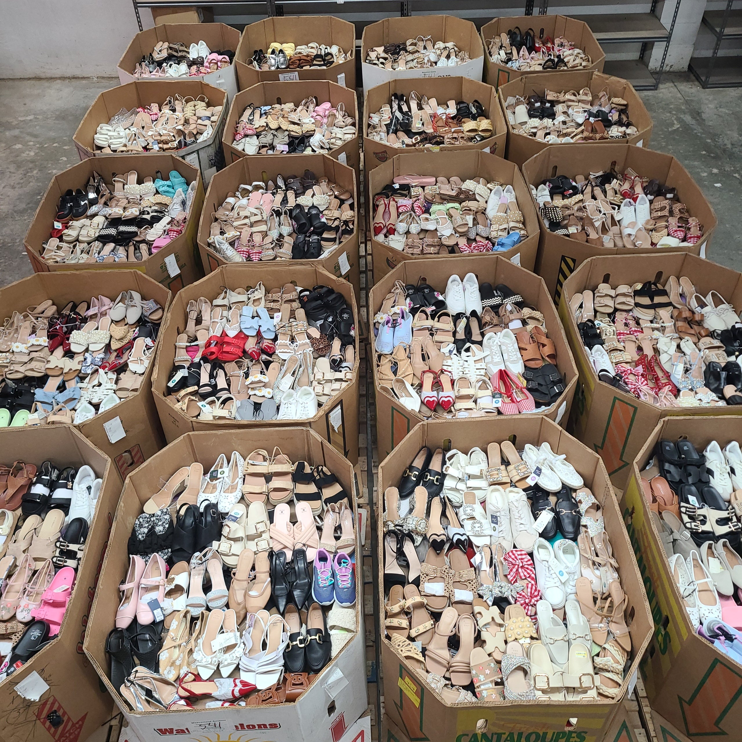 3E807611-1CA3-4B4E-9258-6662706DBA75-1 Target Women's Shoes Pallet from A&E Pallet Sales