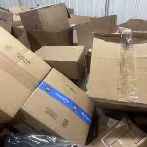 Amazon Low End Mediums Truckload: 24 Pallets, 800+ Mixed Units