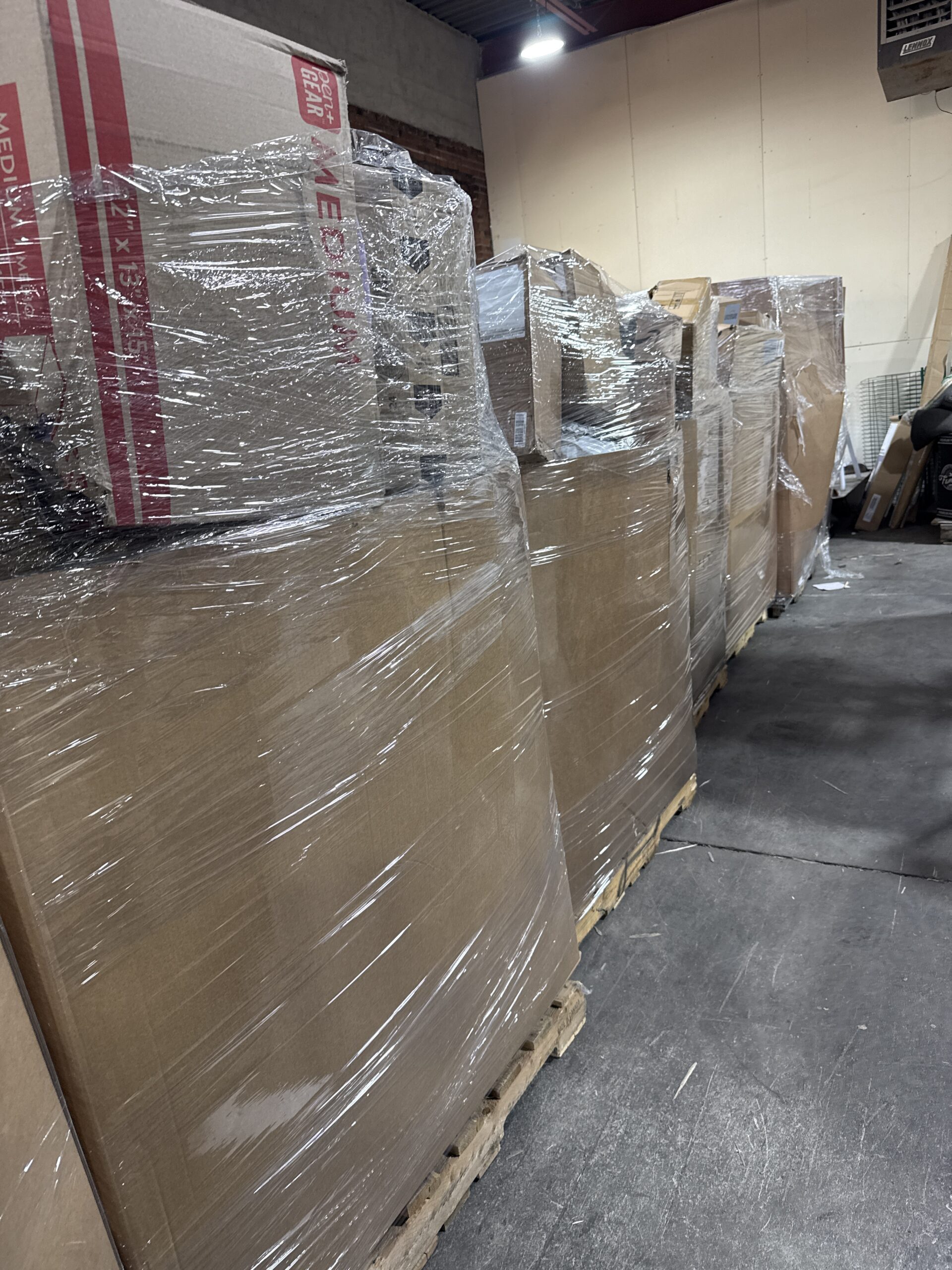 Amazon-Mediums-Truckload-LPN-Canada-scaled-1-1 Amazon Mediums Truckload from A&E Pallet Sales