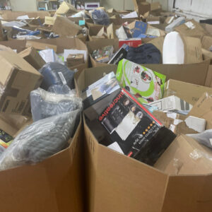 Walmart Smalls Truckload: 24-Pallet Load of Small-Item Customer Returns