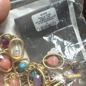 Amazon Jewelry Pallet from A&E Pallet Sales, image 2