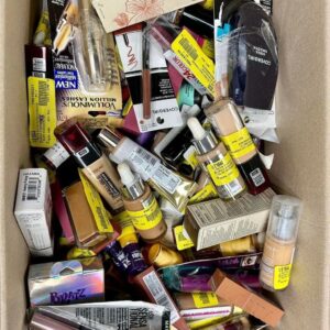 200-Unit Mixed Cosmetics Pallet (Wholesale Beauty Lot)