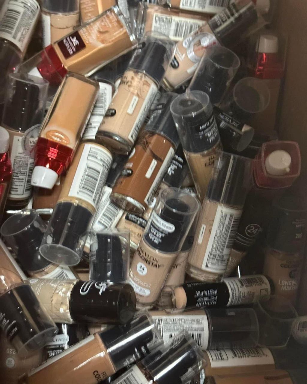 photo_6179457160484425878_y-1 100-Unit Mixed Cosmetic Pallet from A&E Pallet Sales