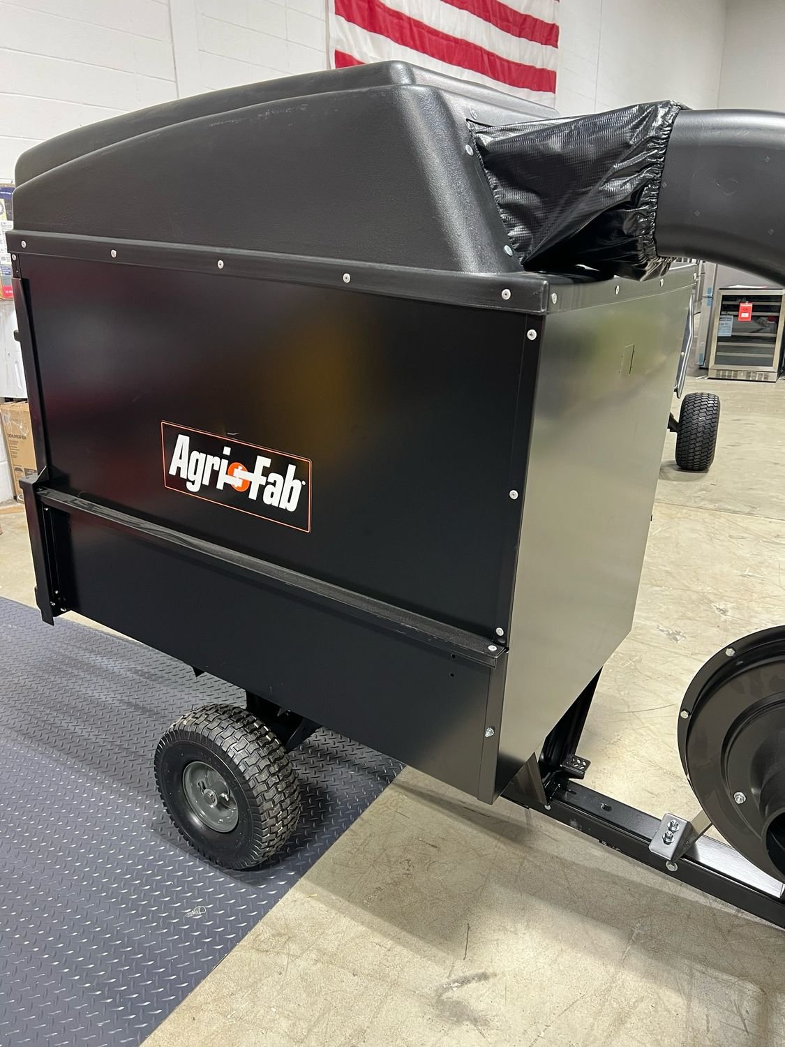 vbimg-2997-275f3e95-1 Agri-Fab Mow-N-Vac 32 Cu Ft Lawn Vacuum from A&E Pallet Sales